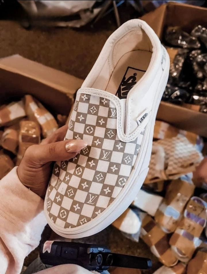 L V vans