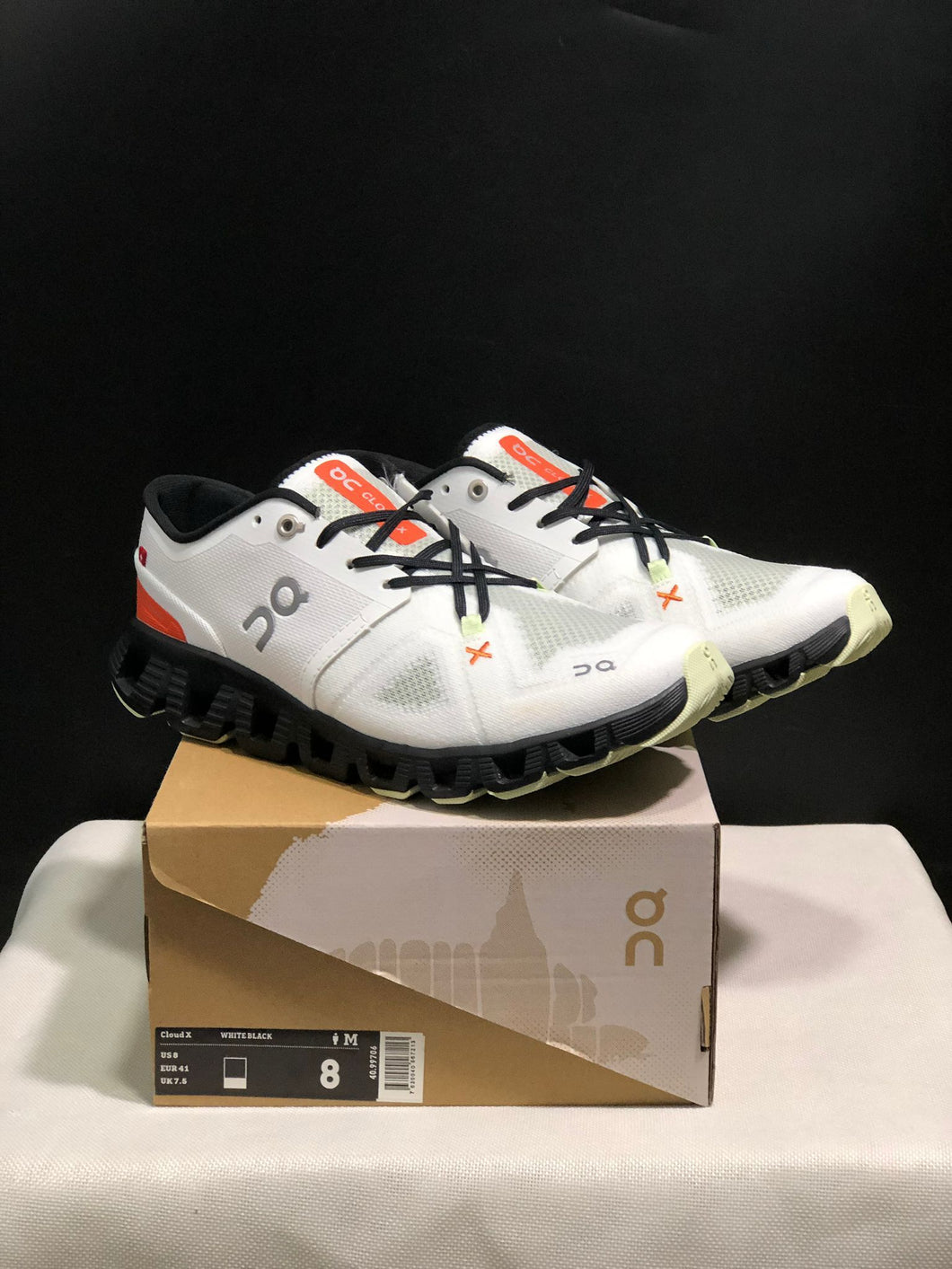 Men’s ON C L O U D S