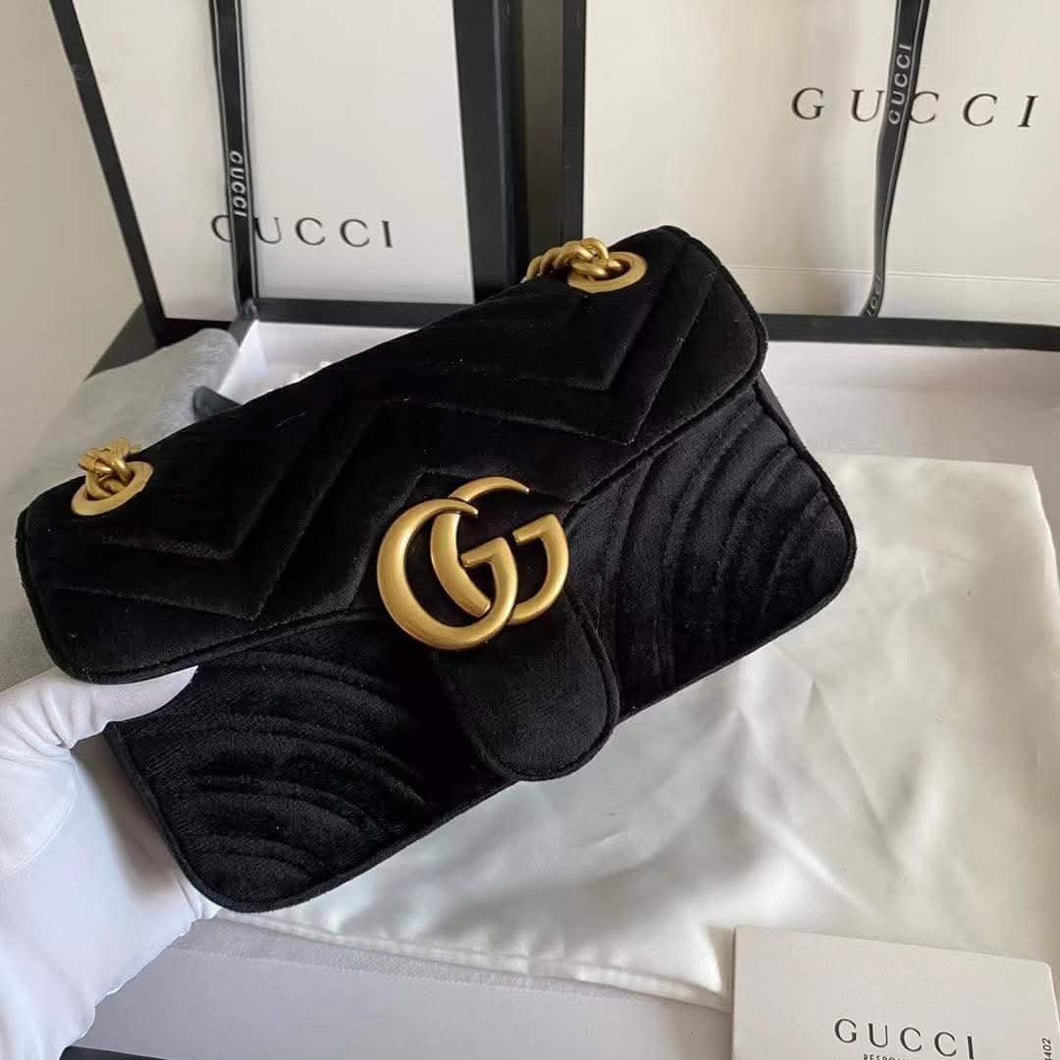 G u c c I handbag/crossbody