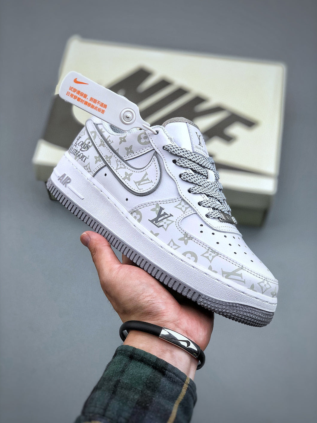 Men’s Grey N I K E S